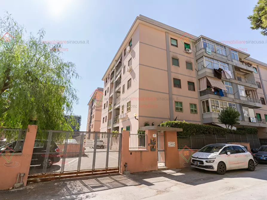 Immagine 2 di Pentalocale in vendita  a Siracusa