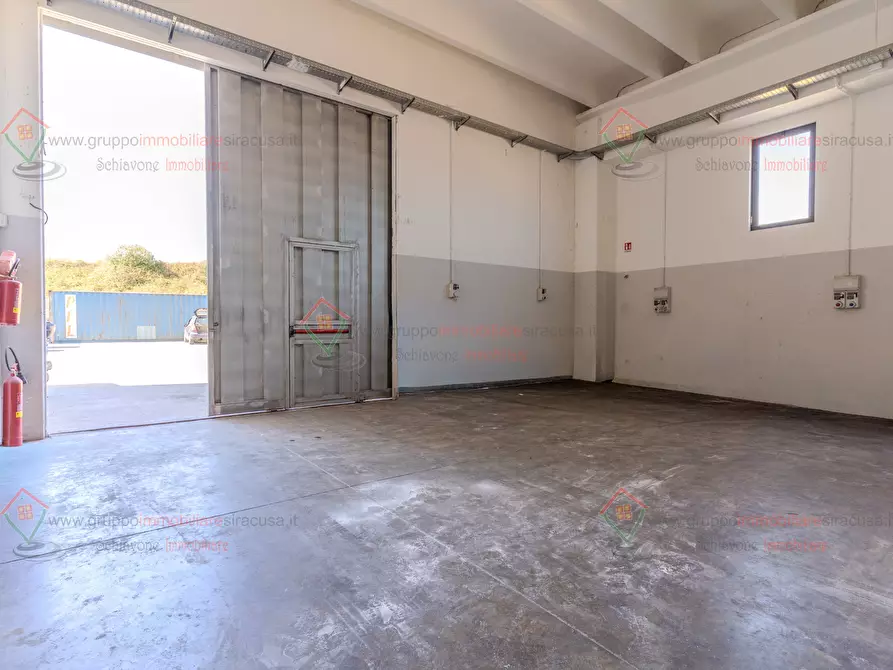 Immagine 1 di Capannone industriale in affitto  a Siracusa