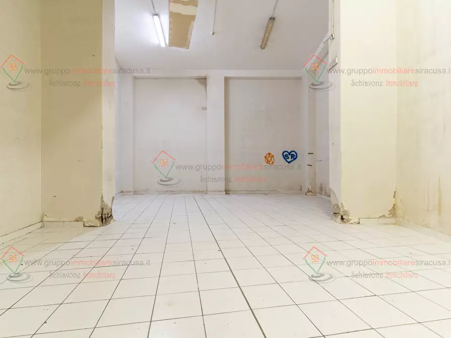 Immagine 20 di Locale commerciale in affitto  a Siracusa