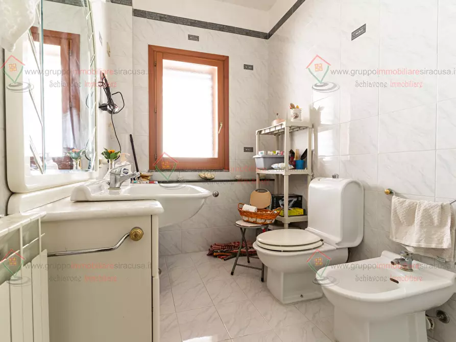 Immagine 11 di Trilocale in vendita  a Siracusa