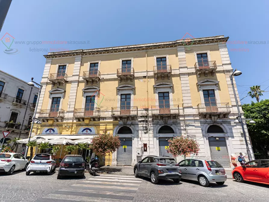 Immagine 15 di Locale commerciale in affitto  a Siracusa