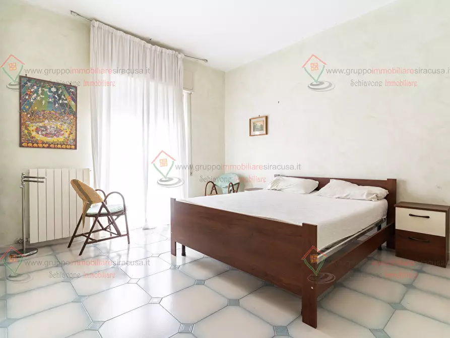 Immagine 8 di Pentalocale in affitto  a Siracusa