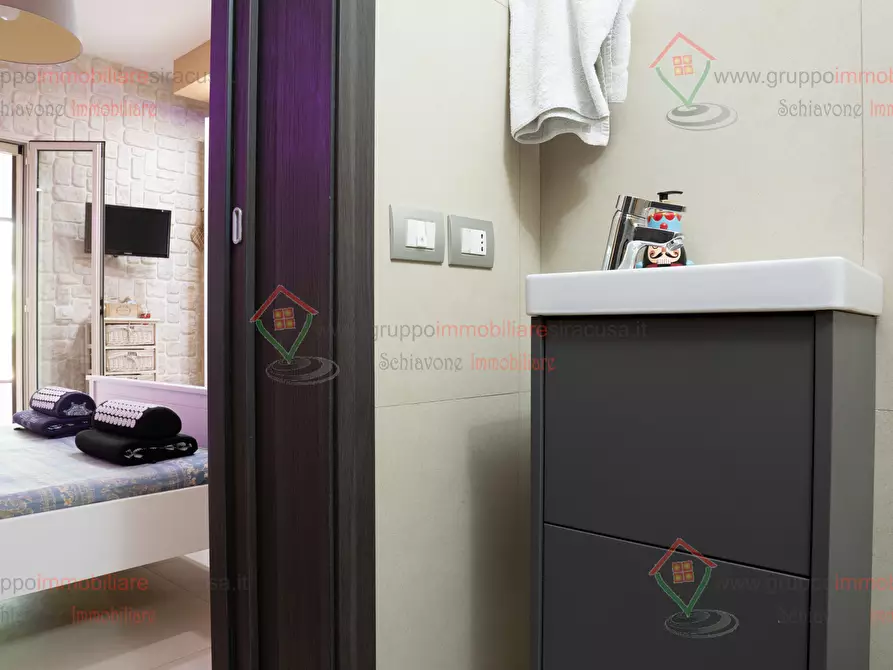 Immagine 37 di Villa in vendita  a Siracusa