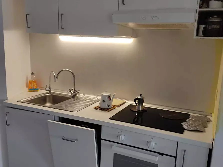 Immagine 14 di Quadrilocale in affitto  a Siracusa