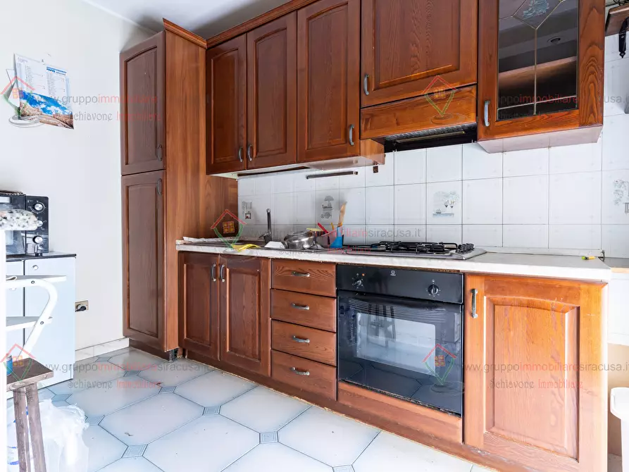 Immagine 5 di Pentalocale in affitto  a Siracusa