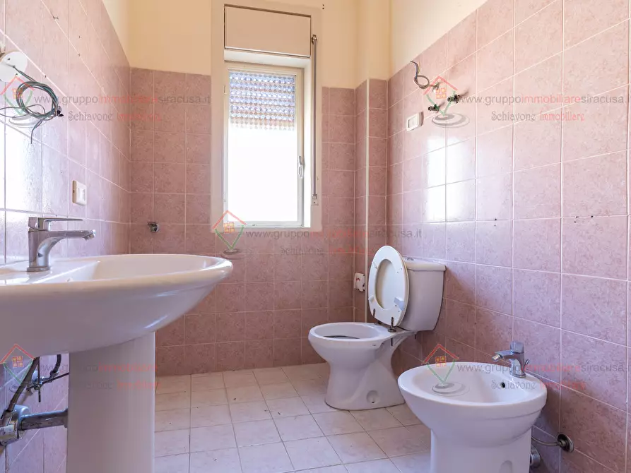 Immagine 9 di Quadrilocale in vendita  a Siracusa