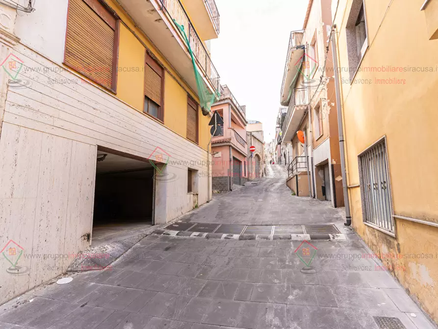 Immagine 9 di Garage in vendita  a Melilli