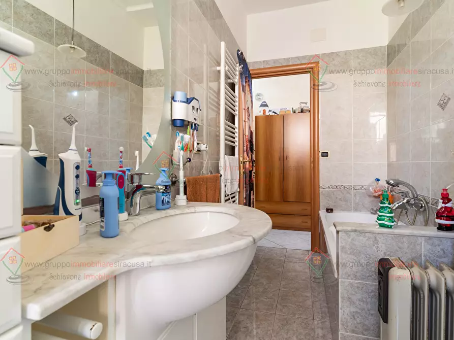 Immagine 14 di Quadrilocale in vendita  a Siracusa