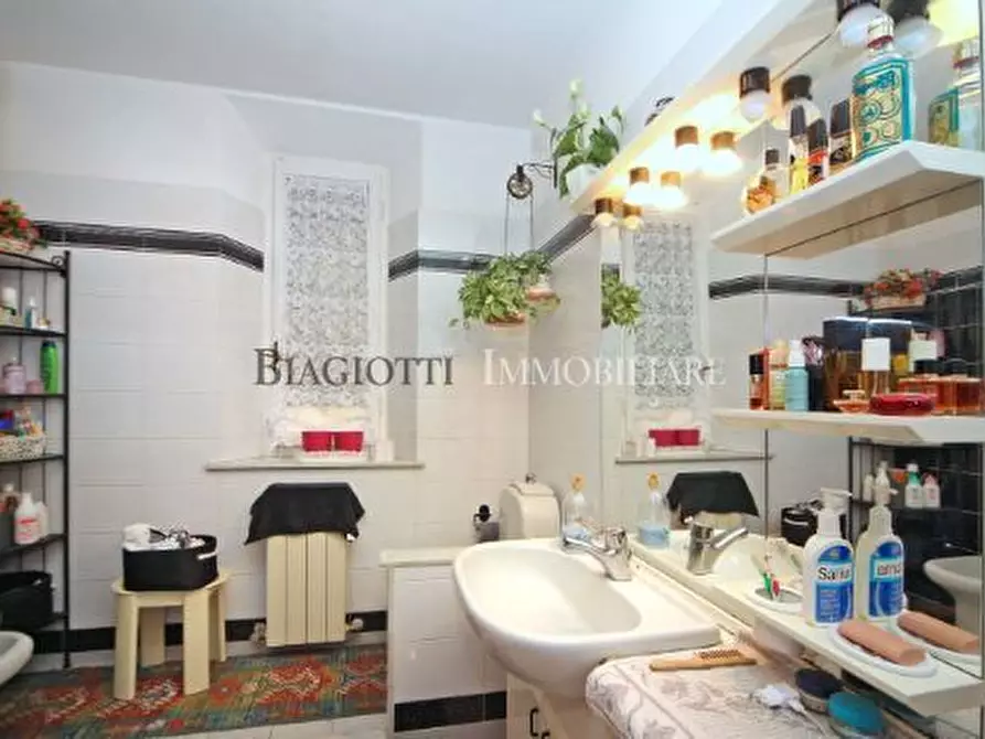 Immagine 32 di Pentalocale in vendita  in via del fante a Livorno