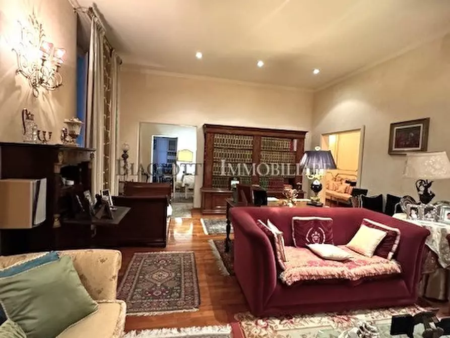 Immagine 24 di Pentalocale in vendita  in viale italia a Livorno