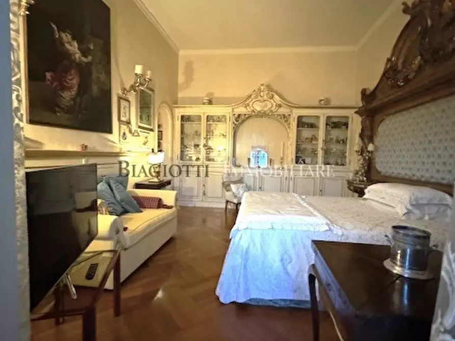 Immagine 8 di Pentalocale in vendita  in viale italia a Livorno