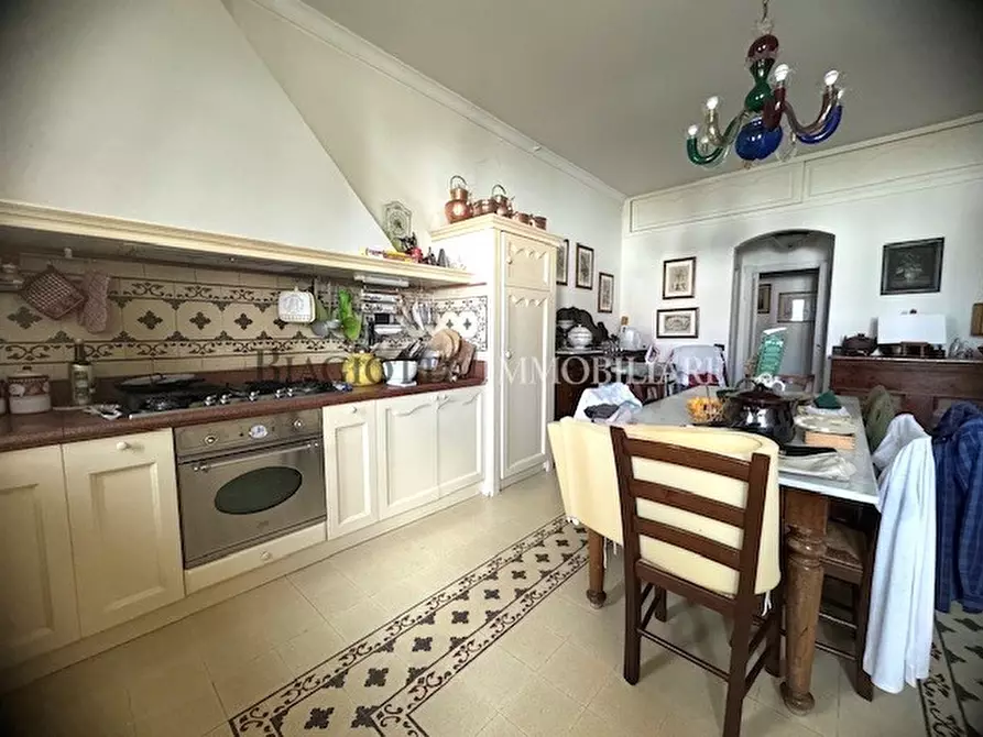 Immagine 8 di Casa semindipendente in vendita  a Livorno