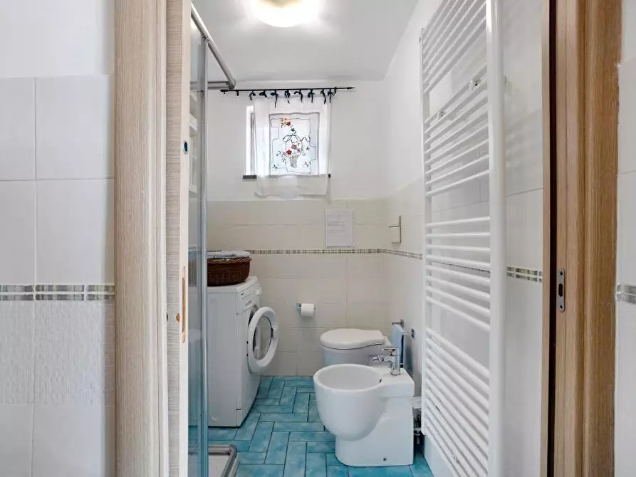 Immagine 12 di Casa semindipendente in affitto  a Sarzana