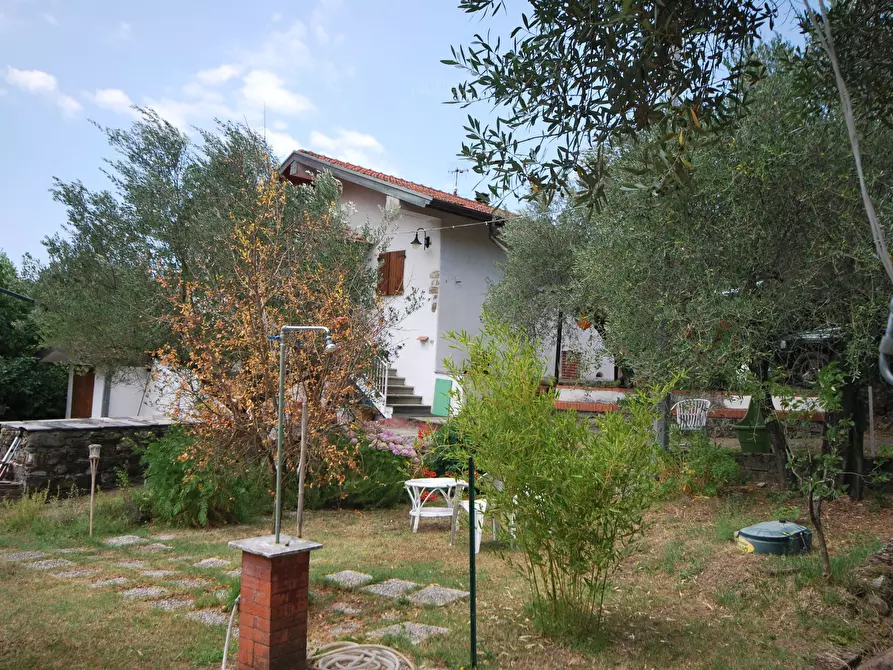 Immagine 1 di Casa semindipendente in vendita  in Via Caprignano a Castelnuovo Magra