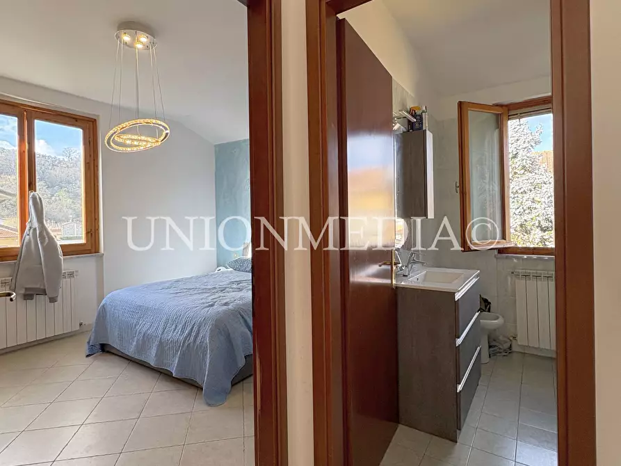 Immagine 10 di Appartamento in vendita  in Via Nave a Sarzana