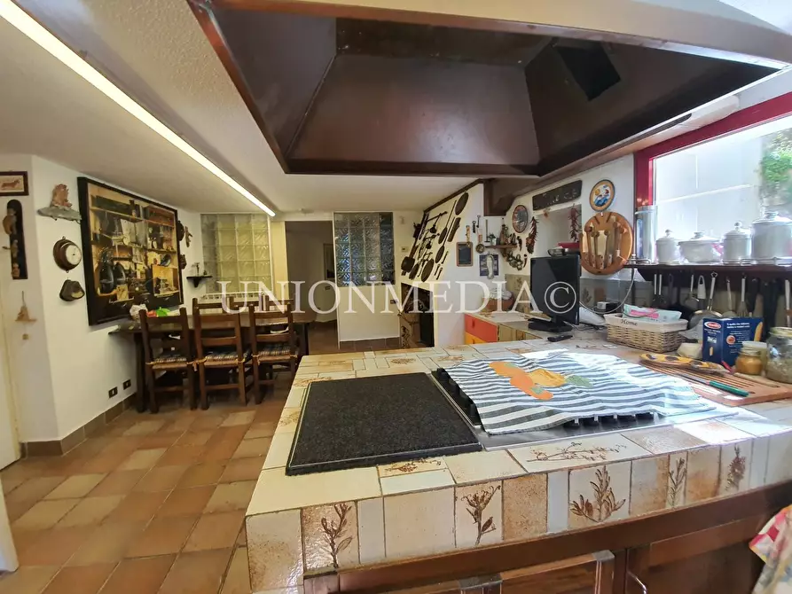 Immagine 26 di Villa in vendita  a Sarzana