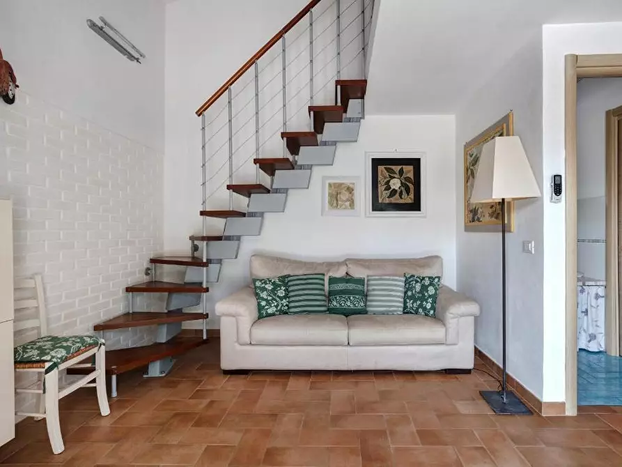 Immagine 5 di Casa semindipendente in affitto  a Sarzana