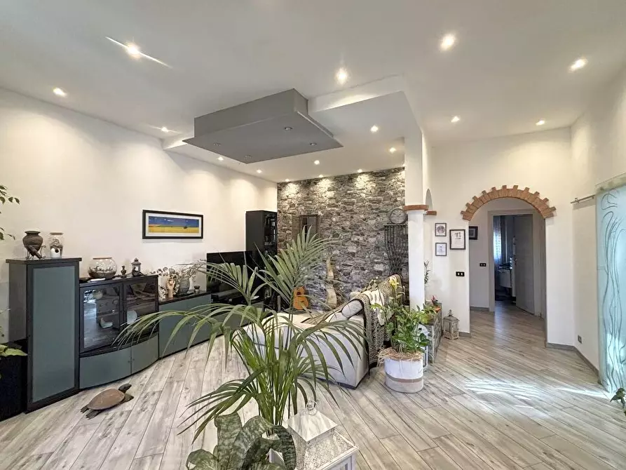 Immagine 6 di Casa bifamiliare in vendita  in Via Nave 4 a Sarzana