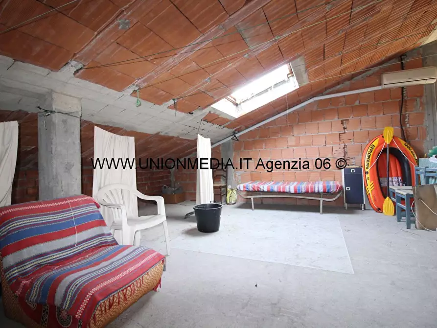 Immagine 19 di Attico in vendita  a Massa