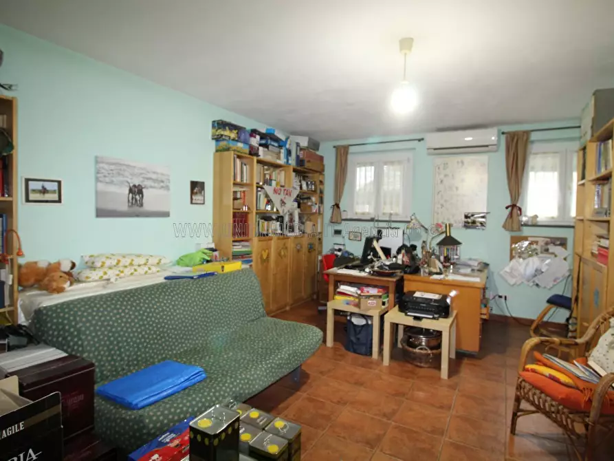 Immagine 12 di Casa indipendente in vendita  a Sarzana