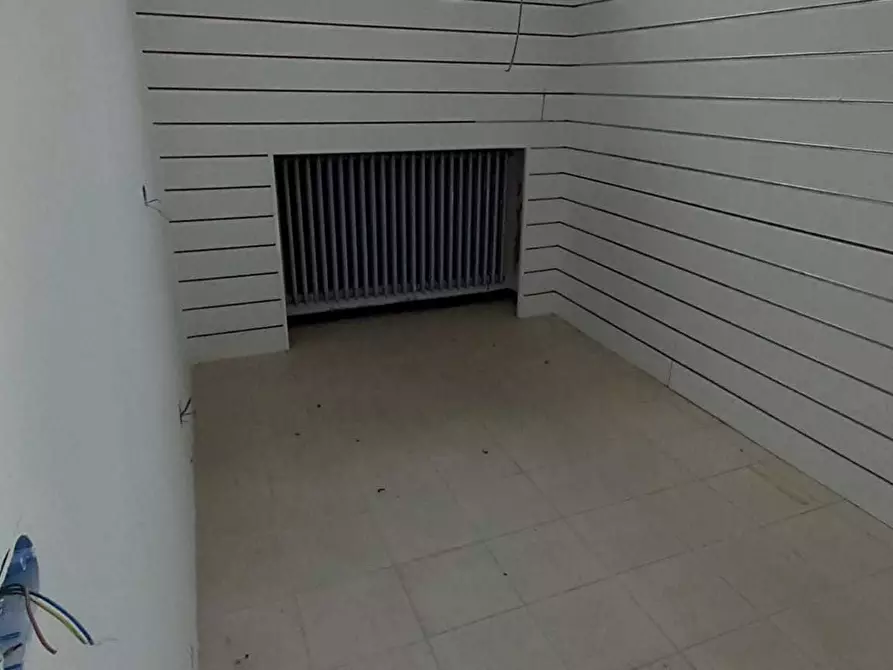 Immagine 11 di Attività commerciale in affitto  in Via Ausa 46 a Rimini