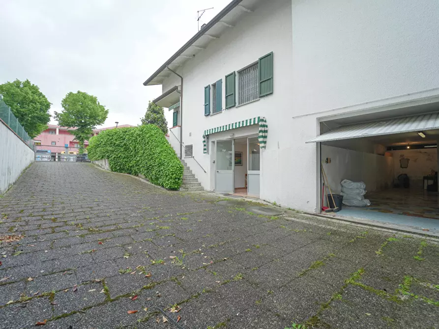 Immagine 51 di Villa in vendita  in Via di Mezzo 75 a Verucchio