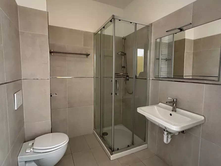 Immagine 10 di Palazzo in vendita  in Viale Don Giovanni Bosco 21 a Rimini