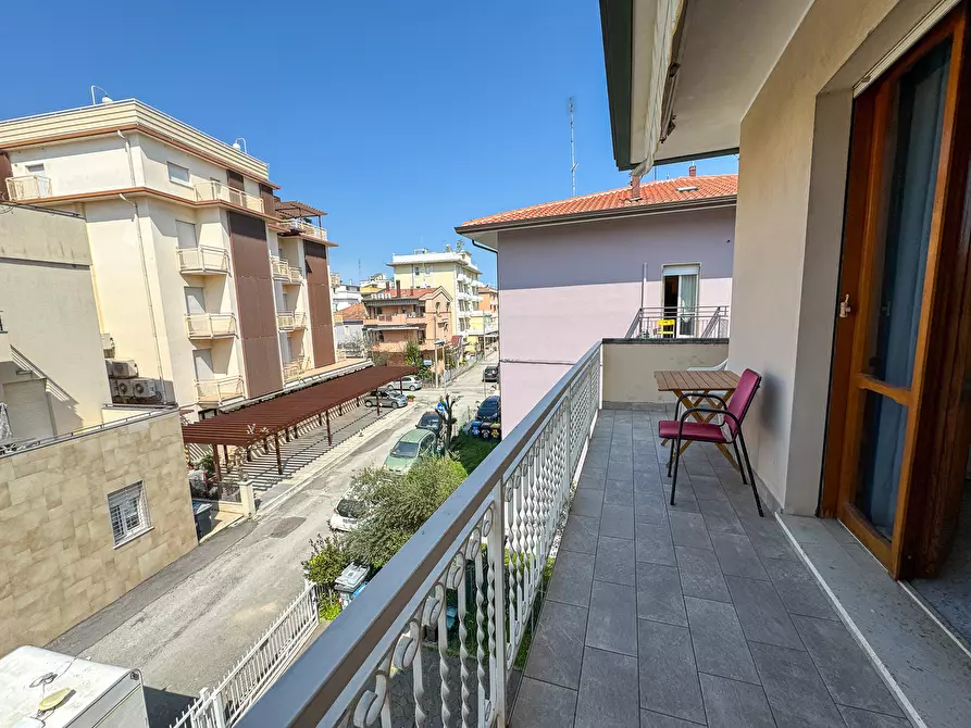 Immagine 46 di Trilocale in vendita  in Viale Piave 23 a Rimini