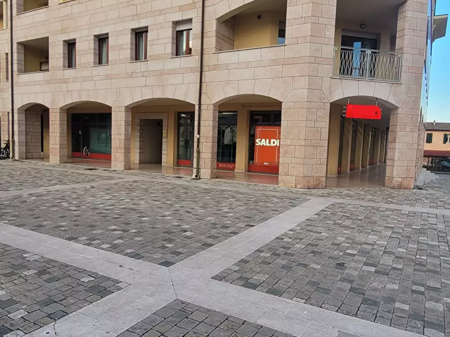 Immagine 8 di Attività commerciale in affitto  in Piazza Europa 24 a Verucchio
