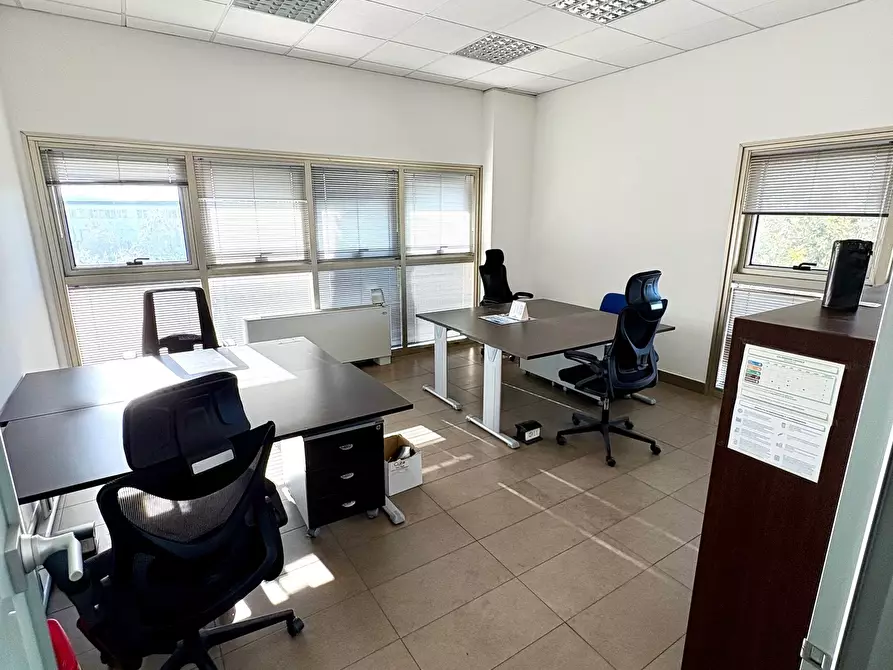 Immagine 1 di Ufficio in vendita  in Via Enrico Mattei 9 a Savignano Sul Rubicone