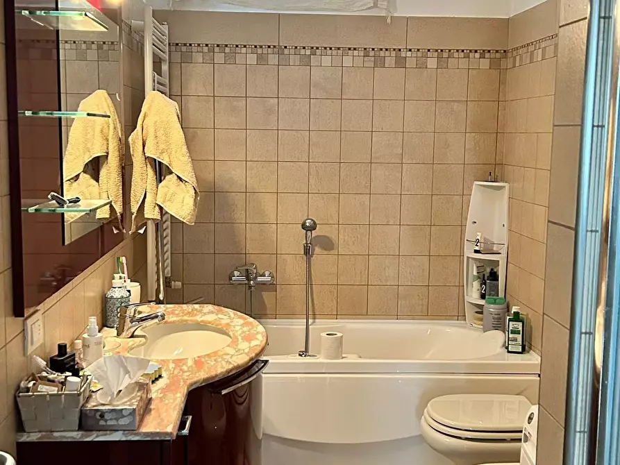 Immagine 8 di Trilocale in vendita  a Rimini