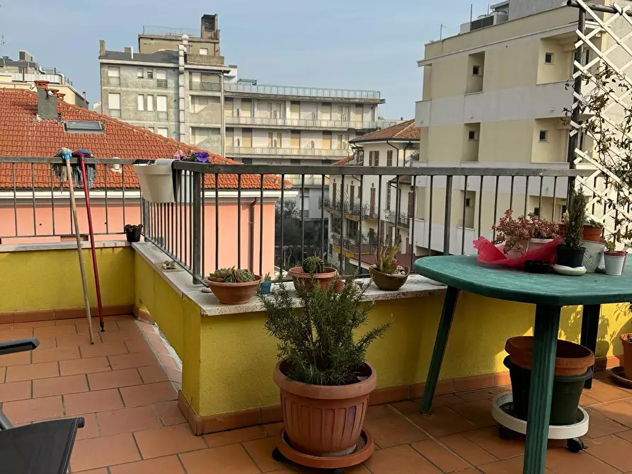 Immagine 9 di Capannone industriale in vendita  a Rimini