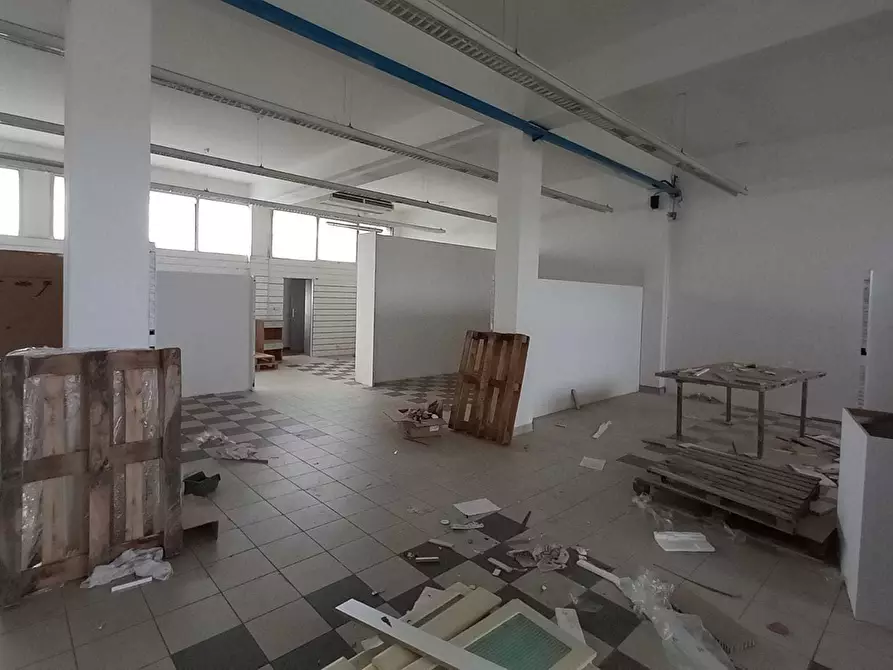 Immagine 21 di Attività commerciale in affitto  in Via Ausa 46 a Rimini