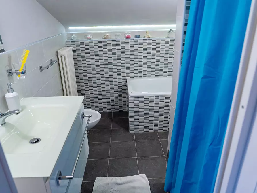 Immagine 19 di Trilocale in vendita  in Via Viola a Santarcangelo Di Romagna