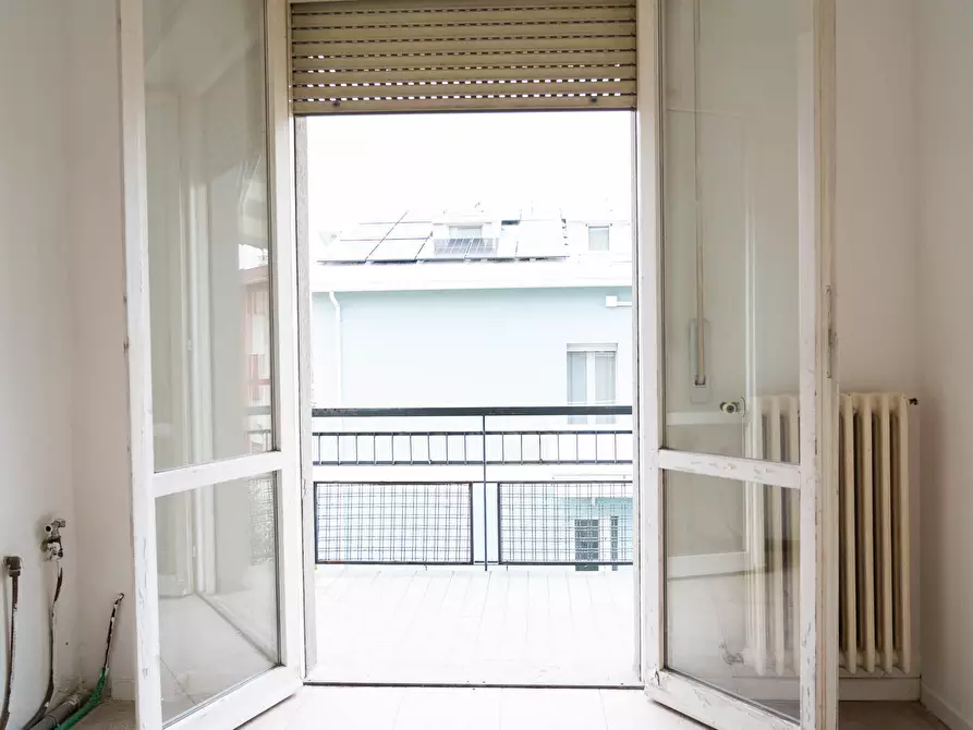 Immagine 11 di Quadrilocale in vendita  in via santerno a Rimini