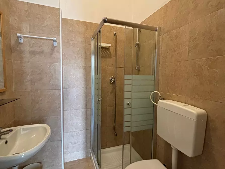 Immagine 24 di Palazzo in vendita  in Viale Don Giovanni Bosco 21 a Rimini