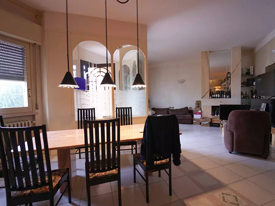 Immagine 1 di Pentalocale in vendita  in Piazza Fratelli Rosselli a Santarcangelo Di Romagna