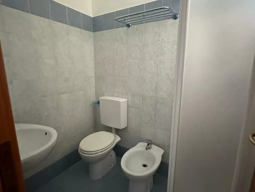 Immagine 16 di Capannone industriale in vendita  a Rimini