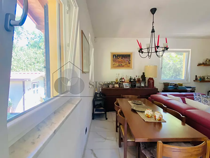 Immagine 14 di Villa in vendita  a Castelnuovo Magra