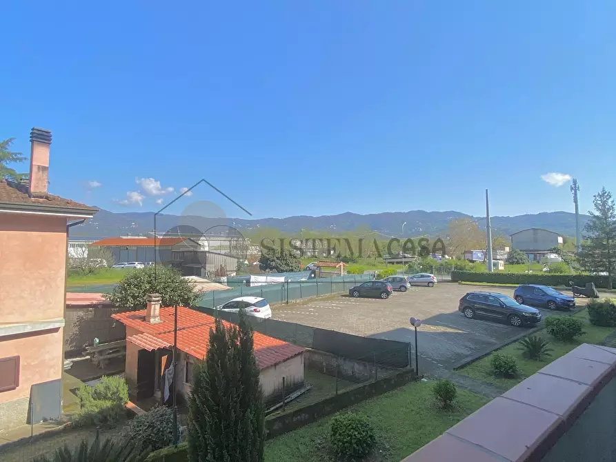 Immagine 12 di Quadrilocale in vendita  in Via Brigate partigiane 94 a Follo