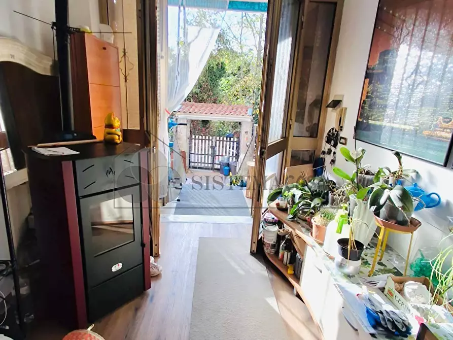 Immagine 12 di Porzione di casa in vendita  a Follo