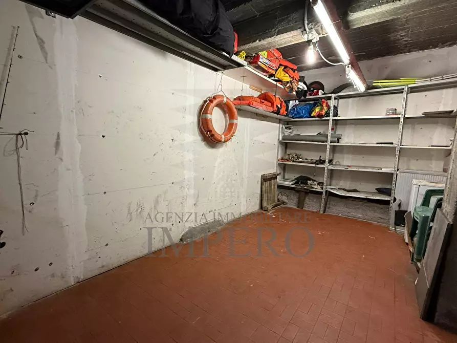 Immagine 3 di Garage in vendita  in Passeggiata Trento e Trieste 1 a Ventimiglia