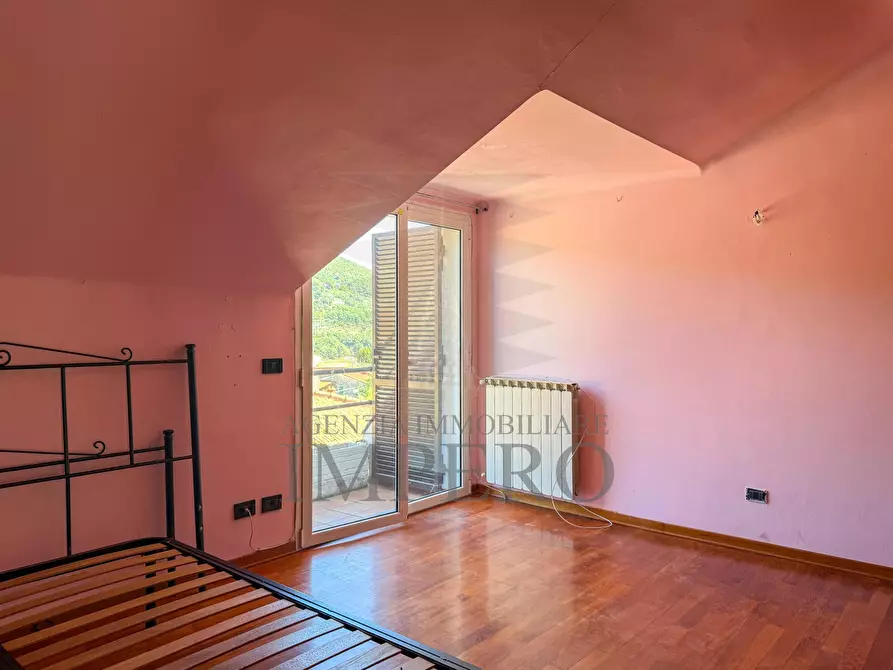 Immagine 9 di Pentalocale in vendita  in Località Gray 14 a Camporosso