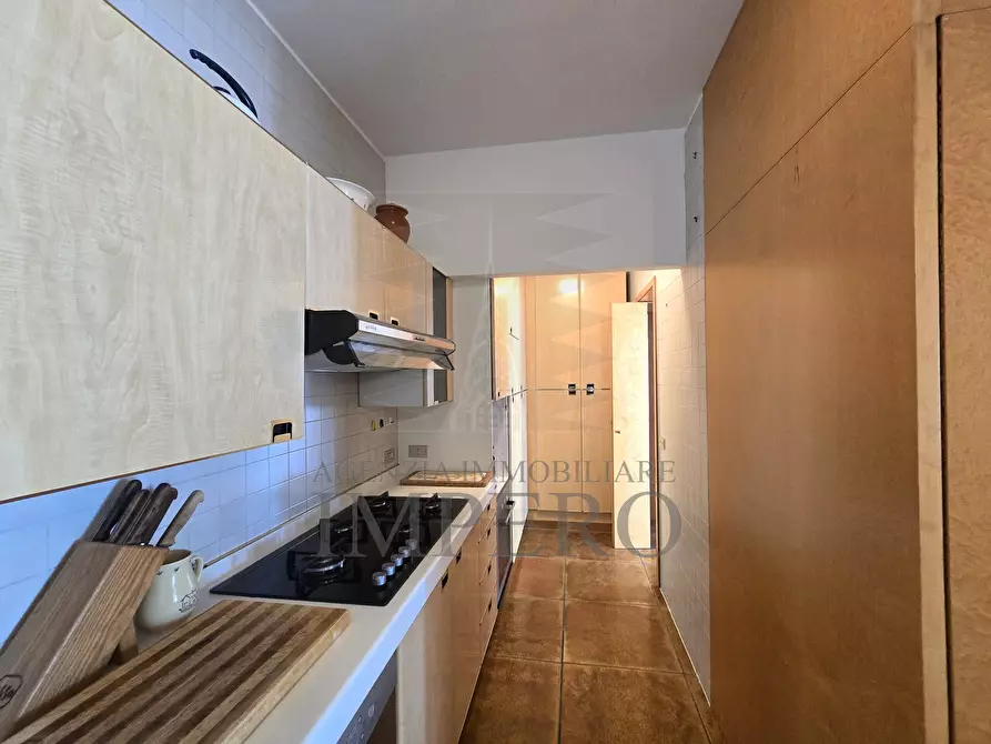 Immagine 8 di Pentalocale in vendita  in Lungomare Varaldo 67 a Ventimiglia