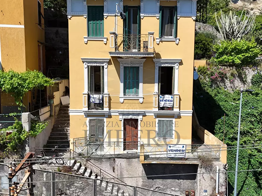 Immagine 1 di Casa bifamiliare in vendita  in Via Madonna delle Virtú 10 a Ventimiglia