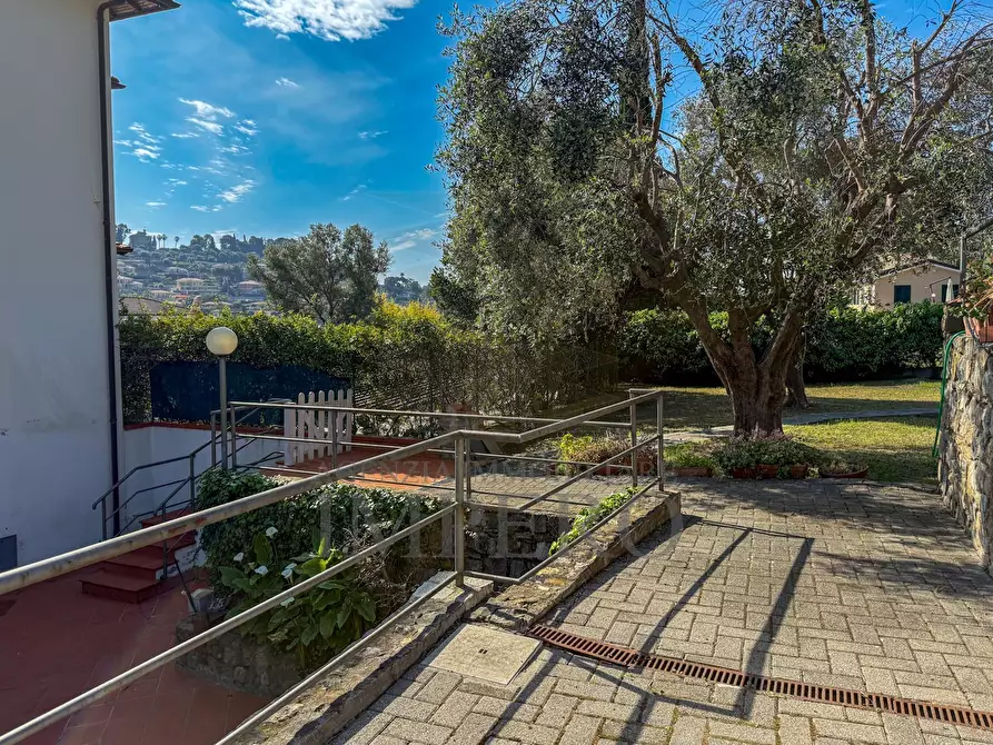 Immagine 26 di Villa in vendita  in Via Alba 45 a Bordighera