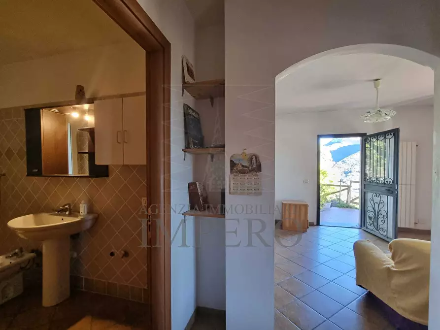 Immagine 11 di Villa in vendita  in Via Fontana 1 a Ventimiglia