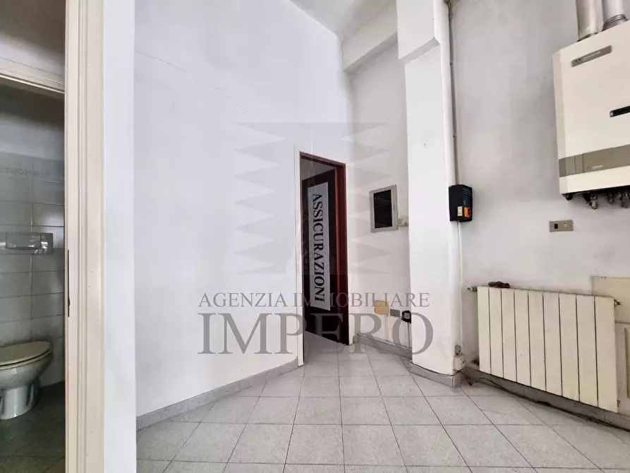 Immagine 20 di Locale commerciale in vendita  in Via Colonnello Aprosio 102 a Vallecrosia