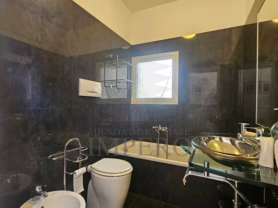 Immagine 20 di Villa in vendita  in Via Woronof a Ventimiglia