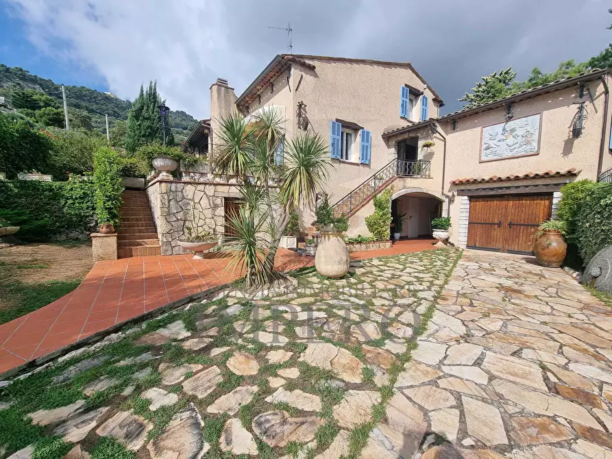 Immagine 15 di Villa in vendita  in Via Gallardi 63 a Ventimiglia